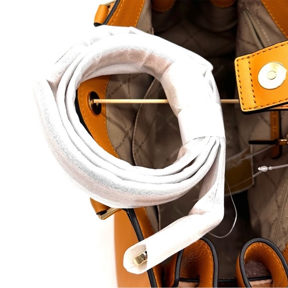 Michael Kors Medium Hamilton Leather
Satchel Bag Cider - Picture 11 of 13